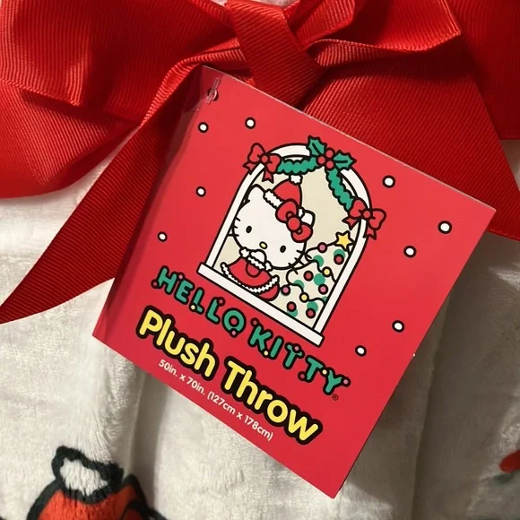 ONLY 1 LEFT! NWT 2023 HELLO KITTY PLUSH CHRISTMAS TREE CHRISTMAS THROW BLANKET - Picture 2 of 9